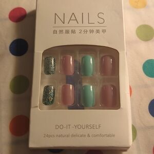 24 Short Square Press-On Nails - Y2K Elegant Daily Nail Set
